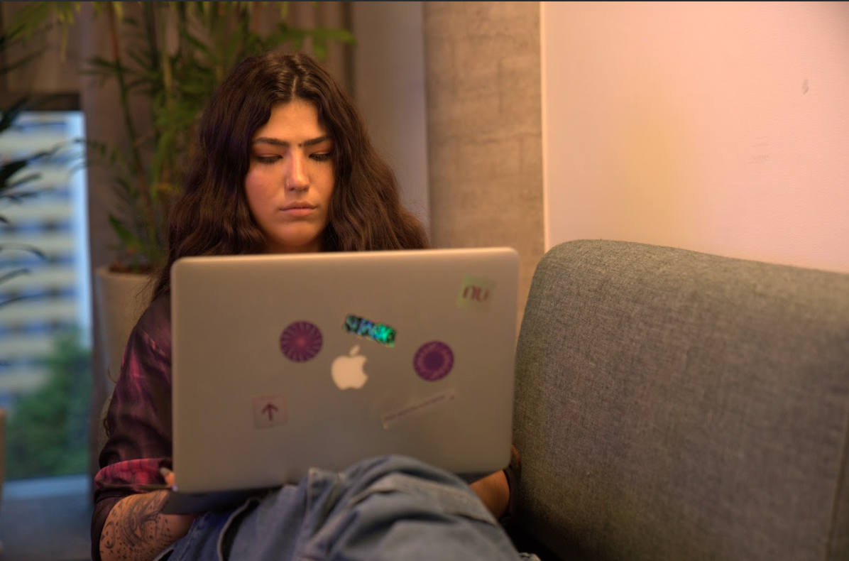 Person working at Nu Office